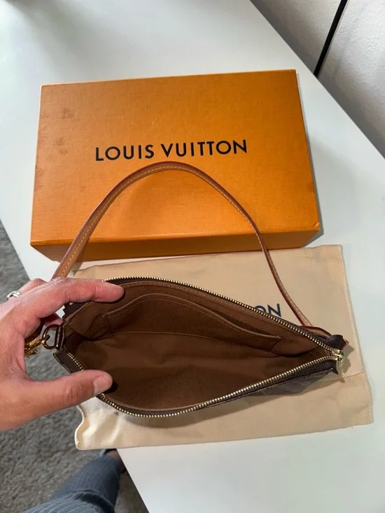 Louis Vuitton Pochette Accessoires Monogram Canvas in Brown and Natural Vachetta - Picture 9 of 9